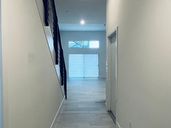 3rd image of 4385 NW 9th St
