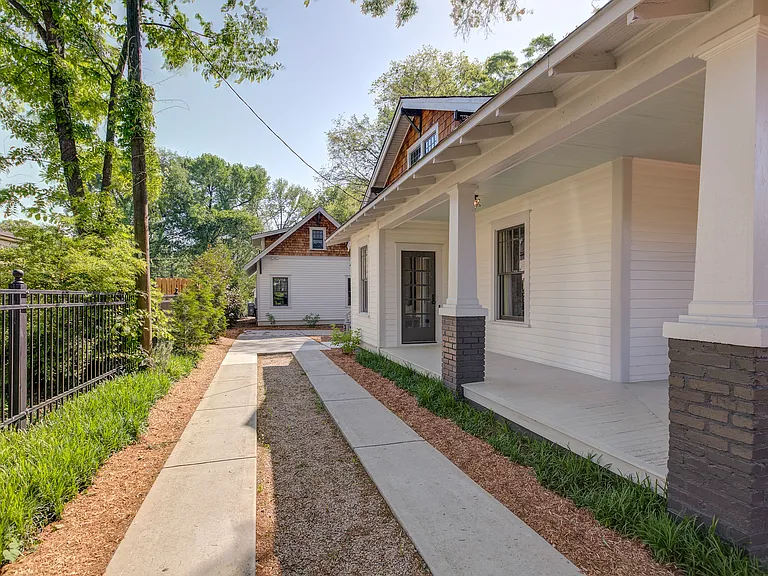 429 W Park Ave — Photo 27