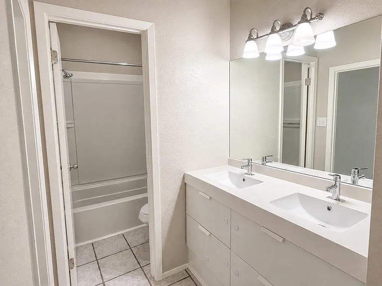 1105 Green Meadow Dr — Photo 15
