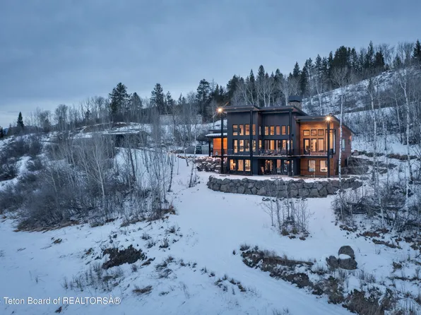 355 Upper Ridge Rd, Alpine, WY 83128