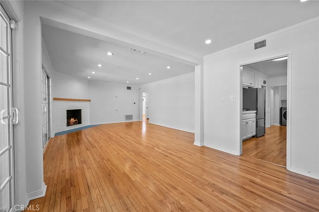 3 bed, 1983 sqft, $8,000 — Photo 4