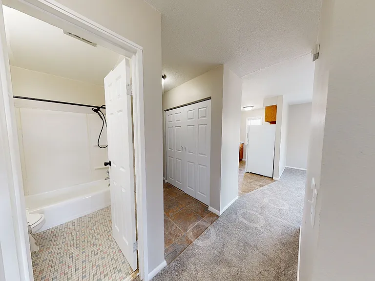 Aldrich Apartments | Near I-94 & Theodore Wirth — Photo 12