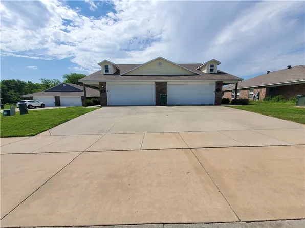239 & 241 E Anabranch Ct, Farmington, AR 72730