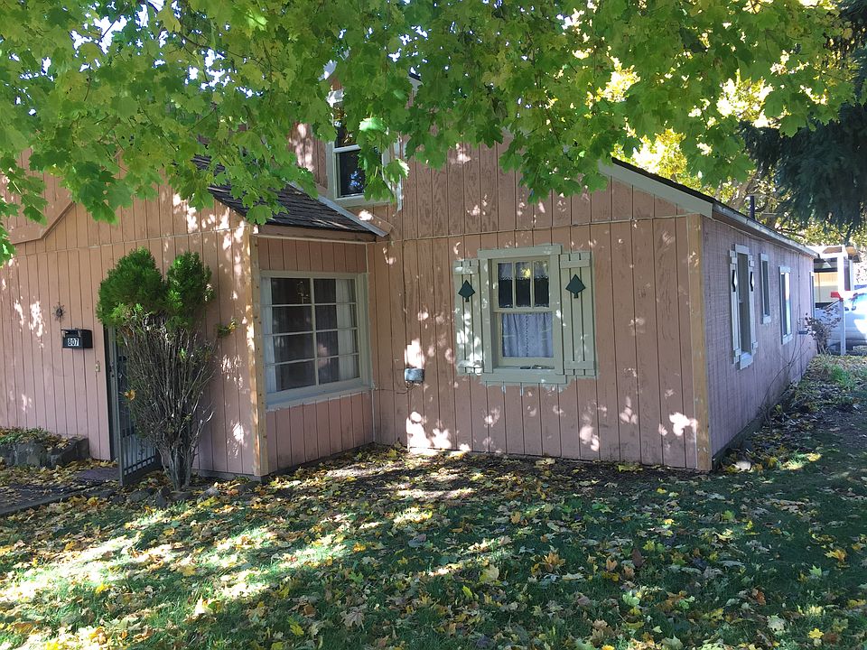 2nd image of 807 Lake Ave