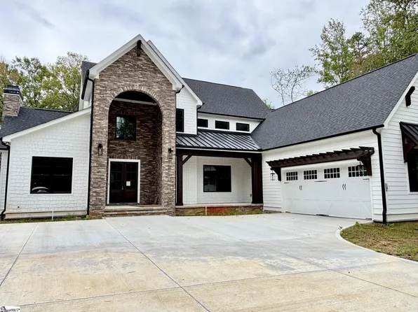 10 Autumn Leaves Way, Marietta, SC 29661