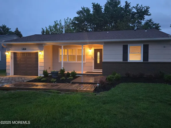 135 Northumberland Drive, Toms River, NJ 08755