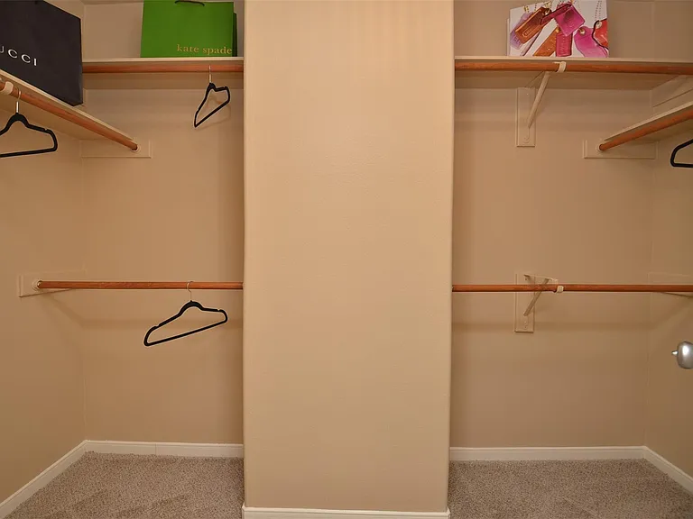 2911 Meadowglen Cv — Photo 39