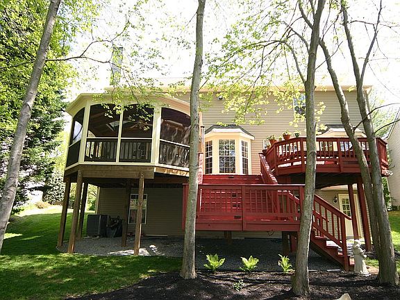 Real view w/screened porch