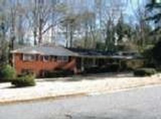 150 Saint James Dr, Athens, GA 30606