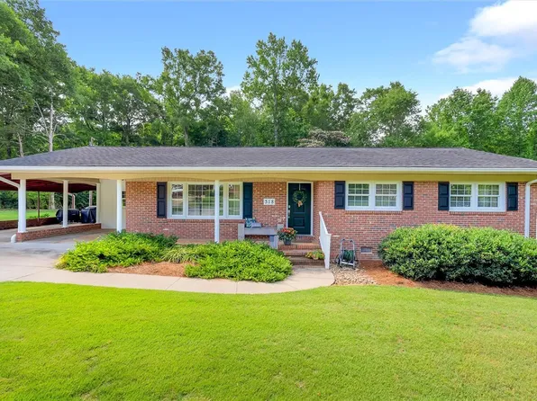 318 Gilstrap Dr, Liberty, SC 29657