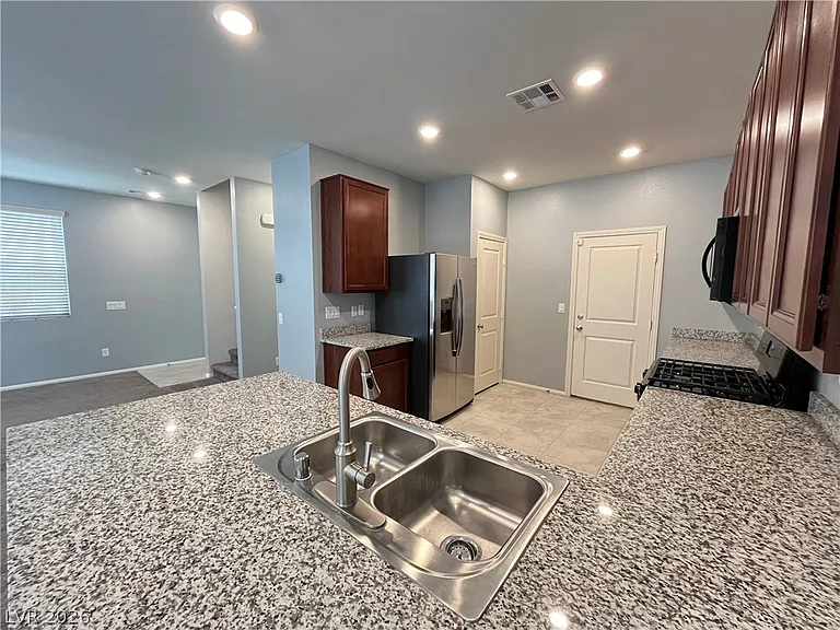 7052 Fossil Lake St — Photo 2