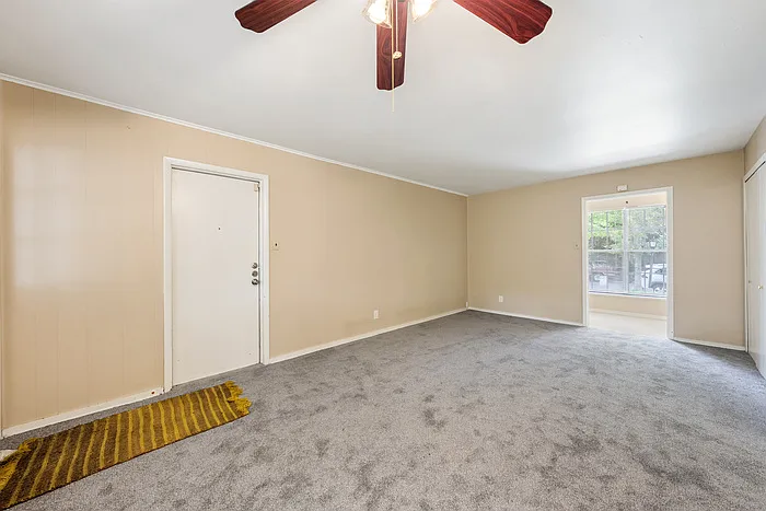 6704 Dubuque Ln — Photo 3