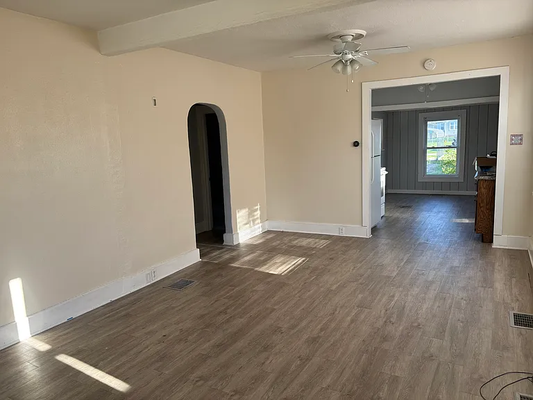2607 Elm St — Photo 4