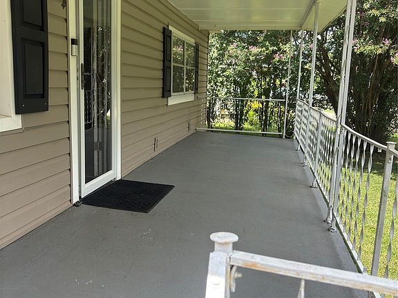 2nd image of 441 Pineview Rd