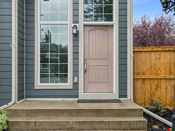 4th image of 230 NW Mount Lorette Pl SE