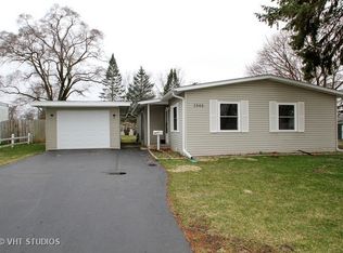 1543 Walnut Dr, Woodstock, IL 60098