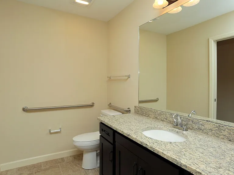 Anderson House Apartments — Photo 7
