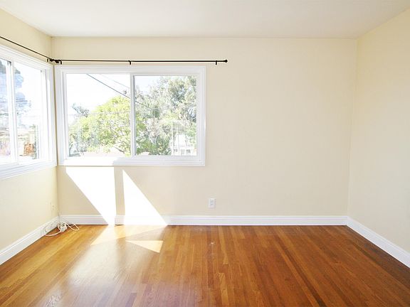 5th image of 2215 Pentuckett Ave
