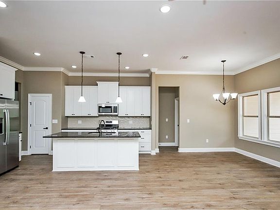 4th image of 121 Eastin Cir
