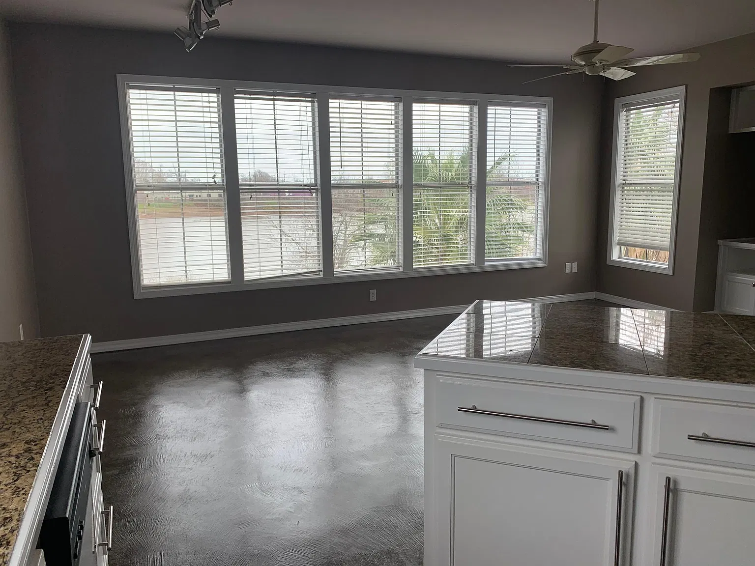 2 bed, 1250 sqft, $1,400 — Photo 4