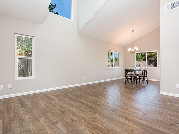 4th image of 4421 San Joaquin St