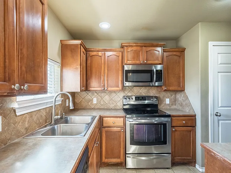 281 Sugarloaf Ave — Photo 7