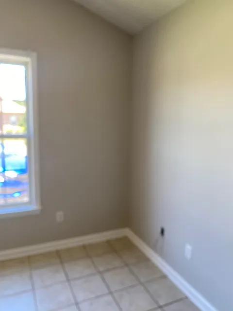 3 bed, 1230 sqft, $1,400 — Photo 4