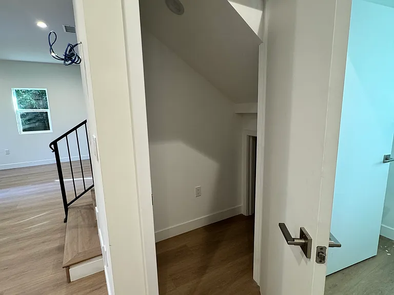 5811 Tampa Ave — Photo 8