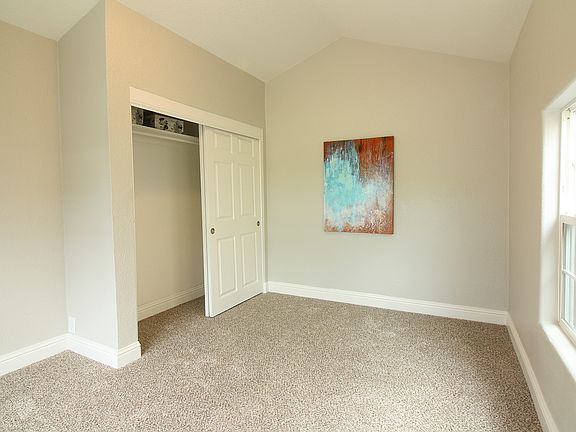 5th image of 318 Lomitas Ave