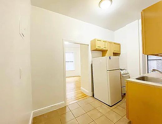 4th image of 325 Bleecker St APT 3
