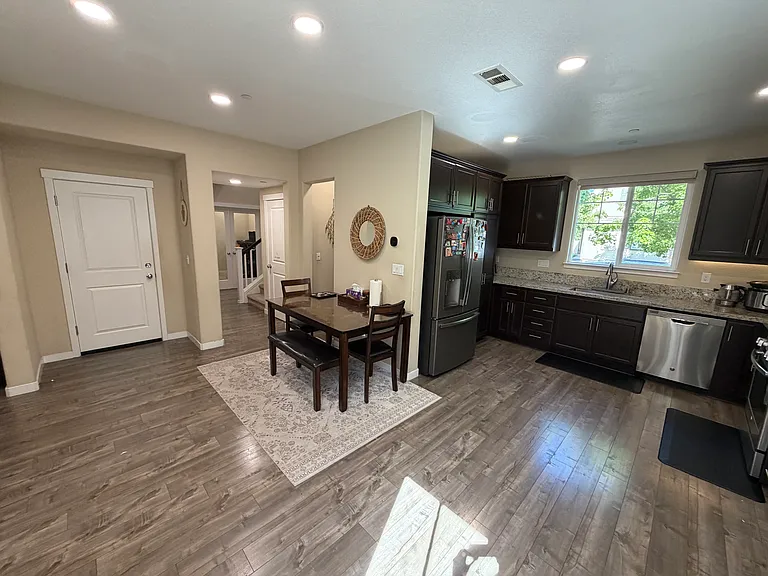 339 Emory Ct — Photo 12