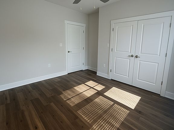 5th image of 1013 Seth Dr #402