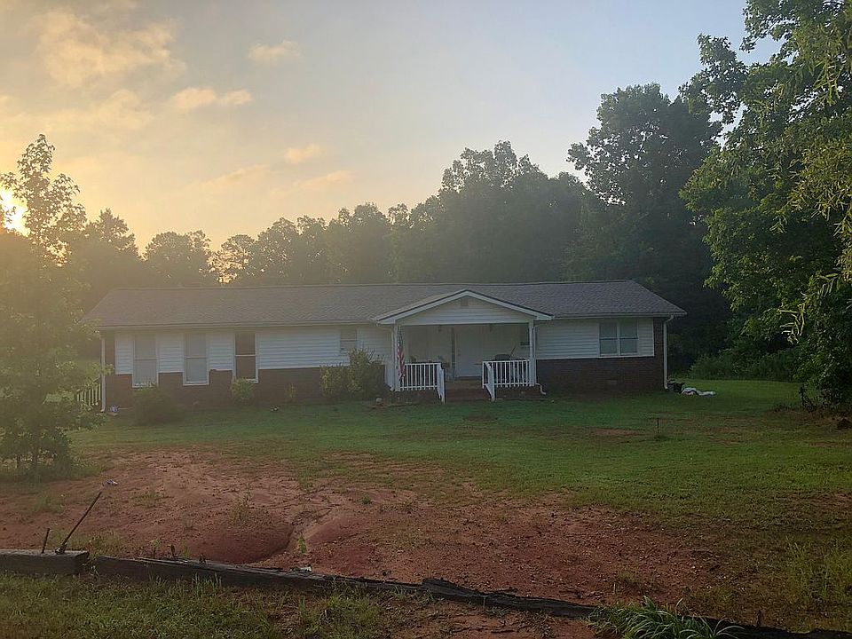 2nd image of 331 Higgins Rd