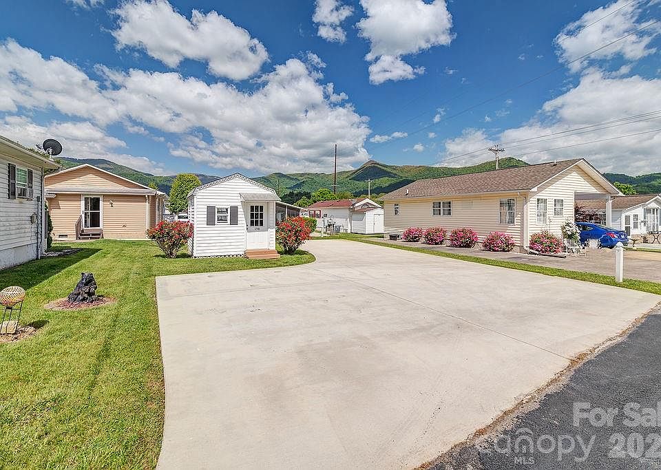 1st image of 158 Summer Place Dr