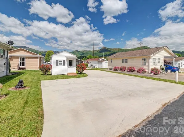 158 Summer Place Dr, Waynesville, NC 28785