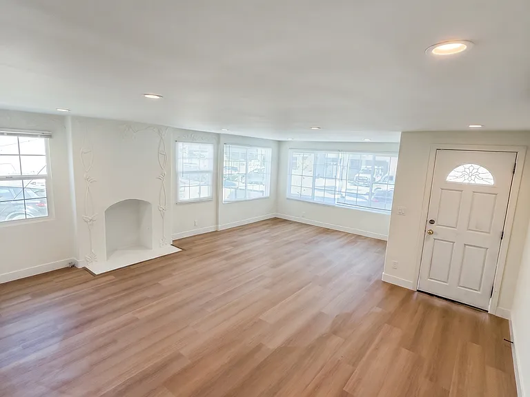 38 Rose Ave #B — Photo 4