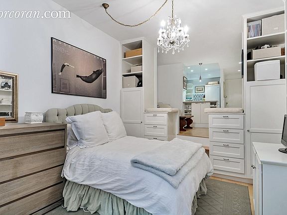3rd image of 211 Thompson St APT 2M
