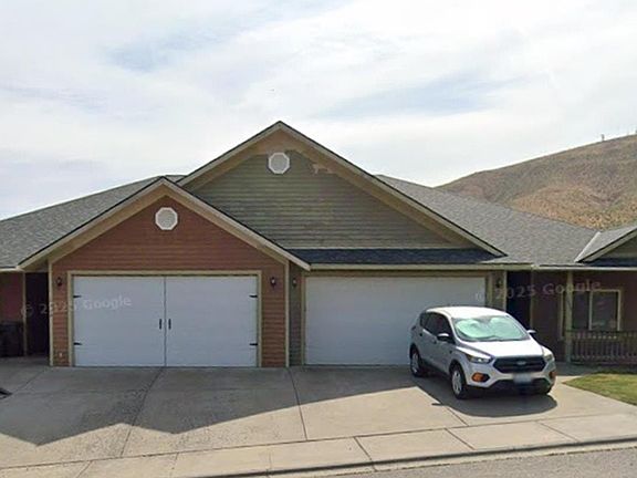 2nd image of 1350 Rohman Dr