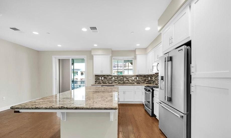 1st image of 4555 Huntington Ln
