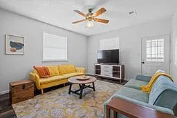 3 bed, 2.0 bath, 1778 sqft, $1,600 — Photo 4