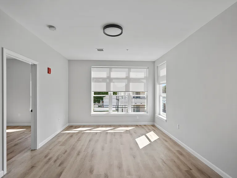 446 Waterman Avenue — Photo 12