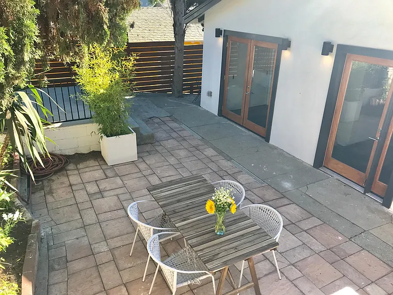 337 Marie Ave — Photo 2