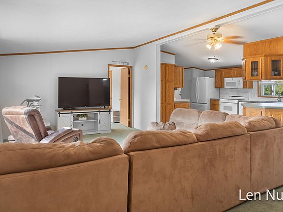 5th image of 4329 Oxford St #91