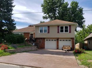 1131 NE 53rd St, Kansas City, MO 64118