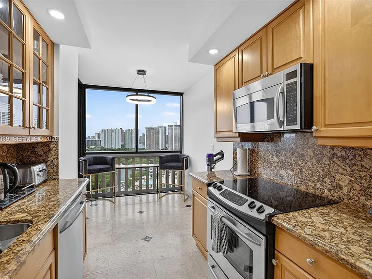 1000 Island Blvd #2105 — Photo 25