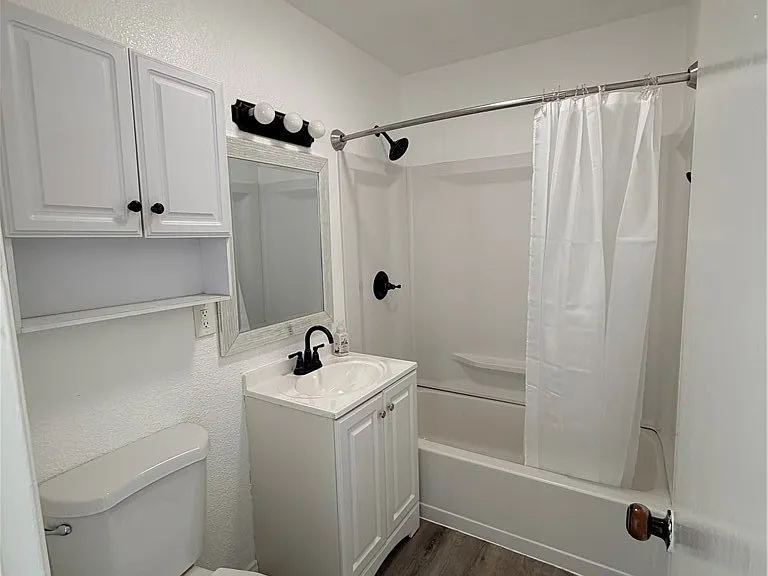 3320 Felix Ave — Photo 4