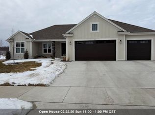 1620 Creekview Ln, Oconomowoc, WI 53066
