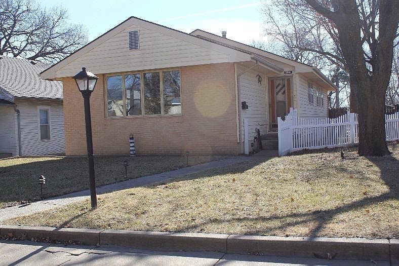 1st image of 522 Lane St