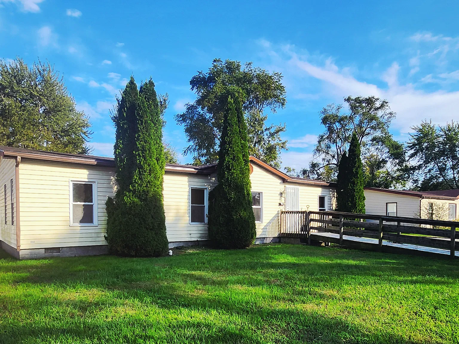 3 bed, 1248 sqft, $2,000 — Photo 1