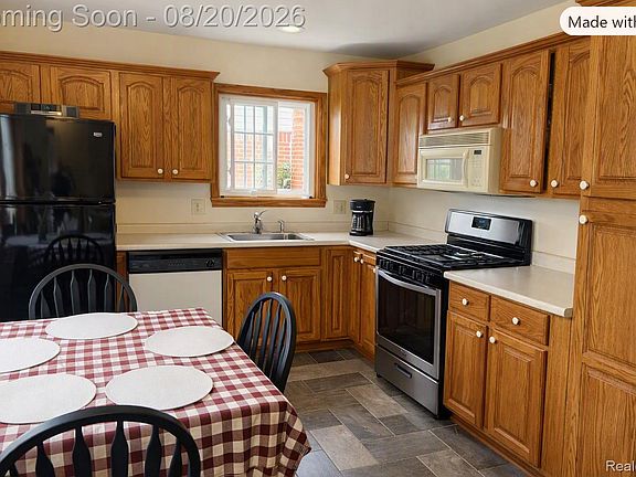 5th image of 405 S Wildwood St